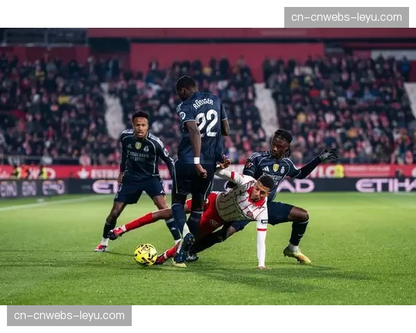 西甲速报:巴塞罗那0-1赫罗纳,弗里克传控体系在西甲遭遇的首次严峻考验 西甲速报:巴塞罗那0-1赫罗纳,弗里克传控体系在西甲遭遇的首次严峻考验